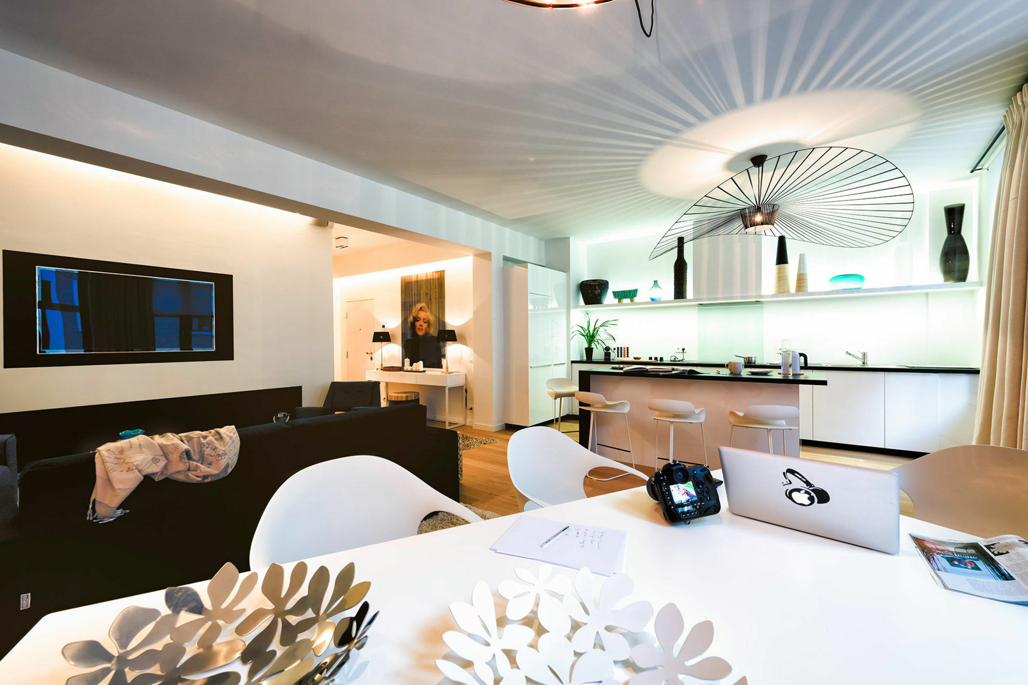 Charles Home - Grand Place Aparthotel Брюссель Екстер'єр фото
