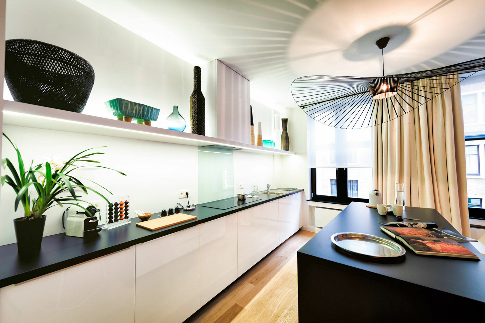 Charles Home - Grand Place Aparthotel Брюссель Екстер'єр фото